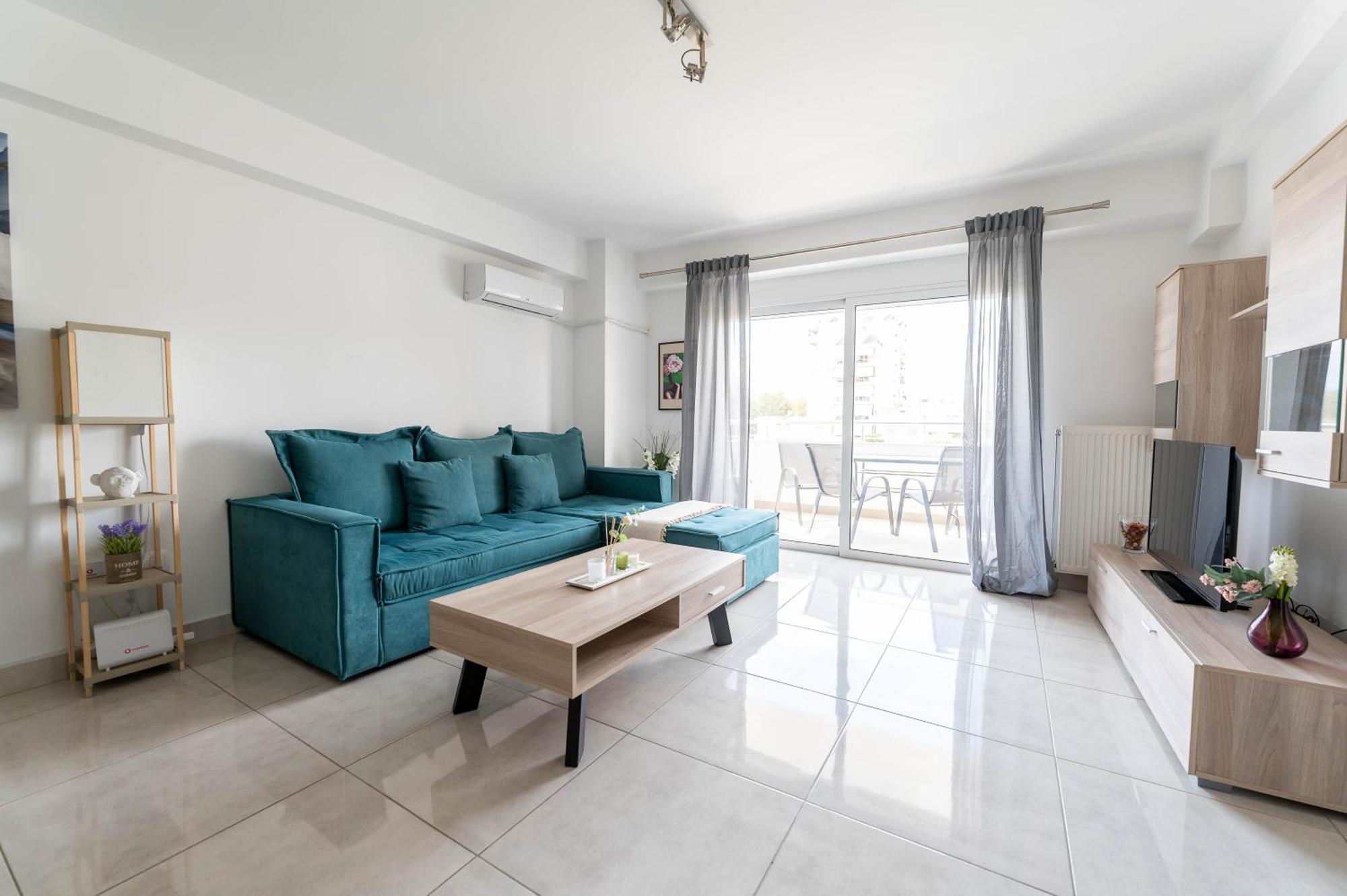 Modern Spacious Apartment Located In Пирей Экстерьер фото